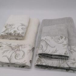 Coppia di asciugamani con bordo in puro cotone