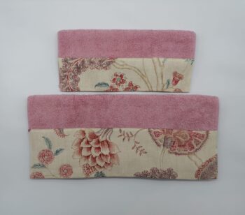 Coppia di asciugamani in spugna bordato con lino